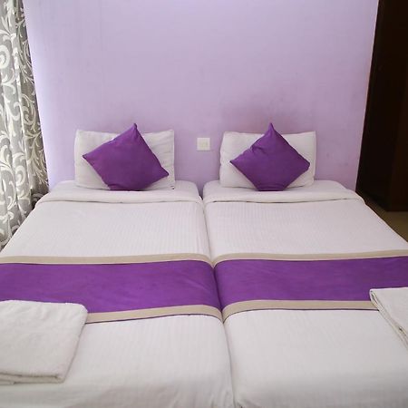 Hotel V bee Plaza Thiruvananthapuram Exterior foto